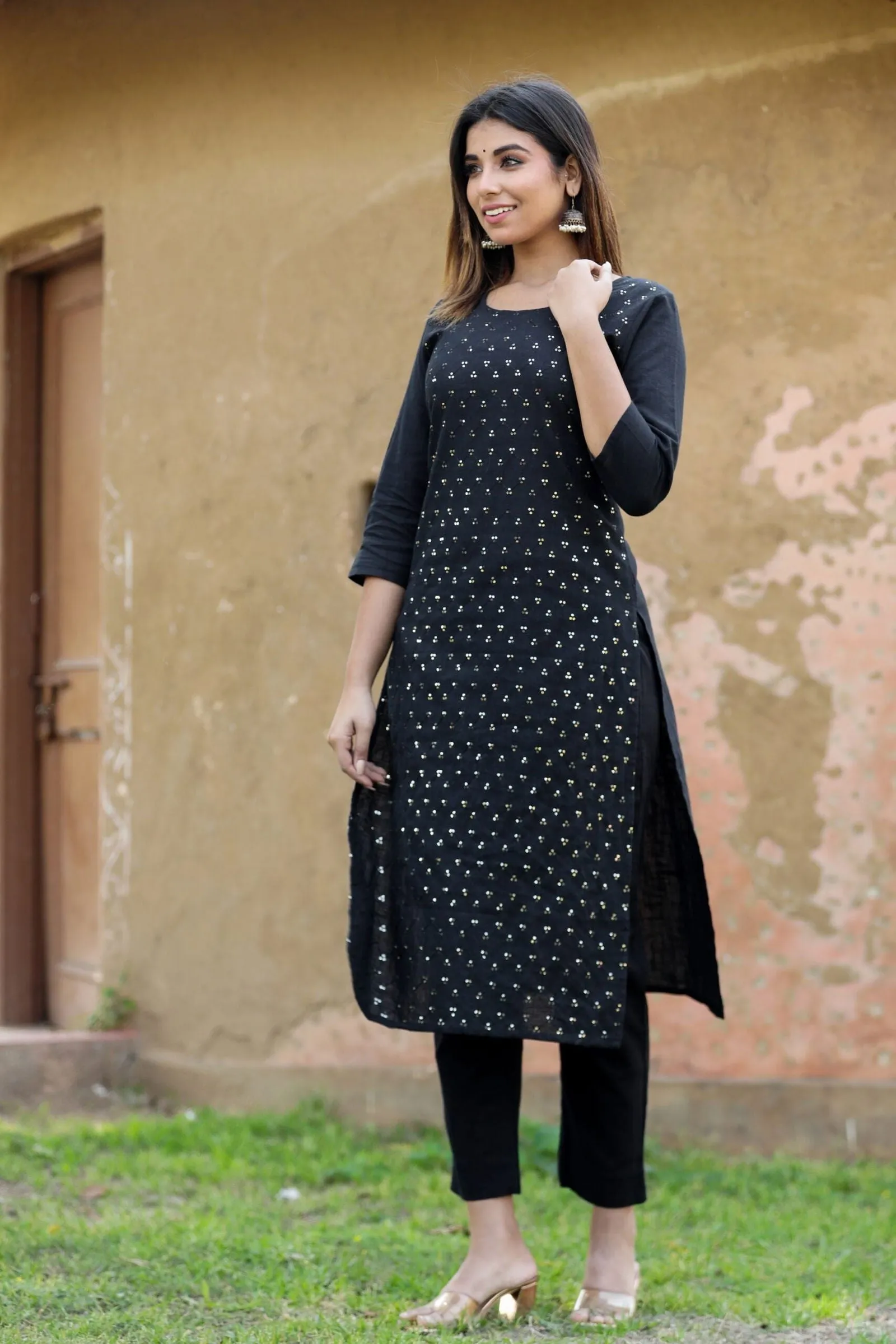 Black Solid Sequins Embellished Kurta Pant Set (set of 2)