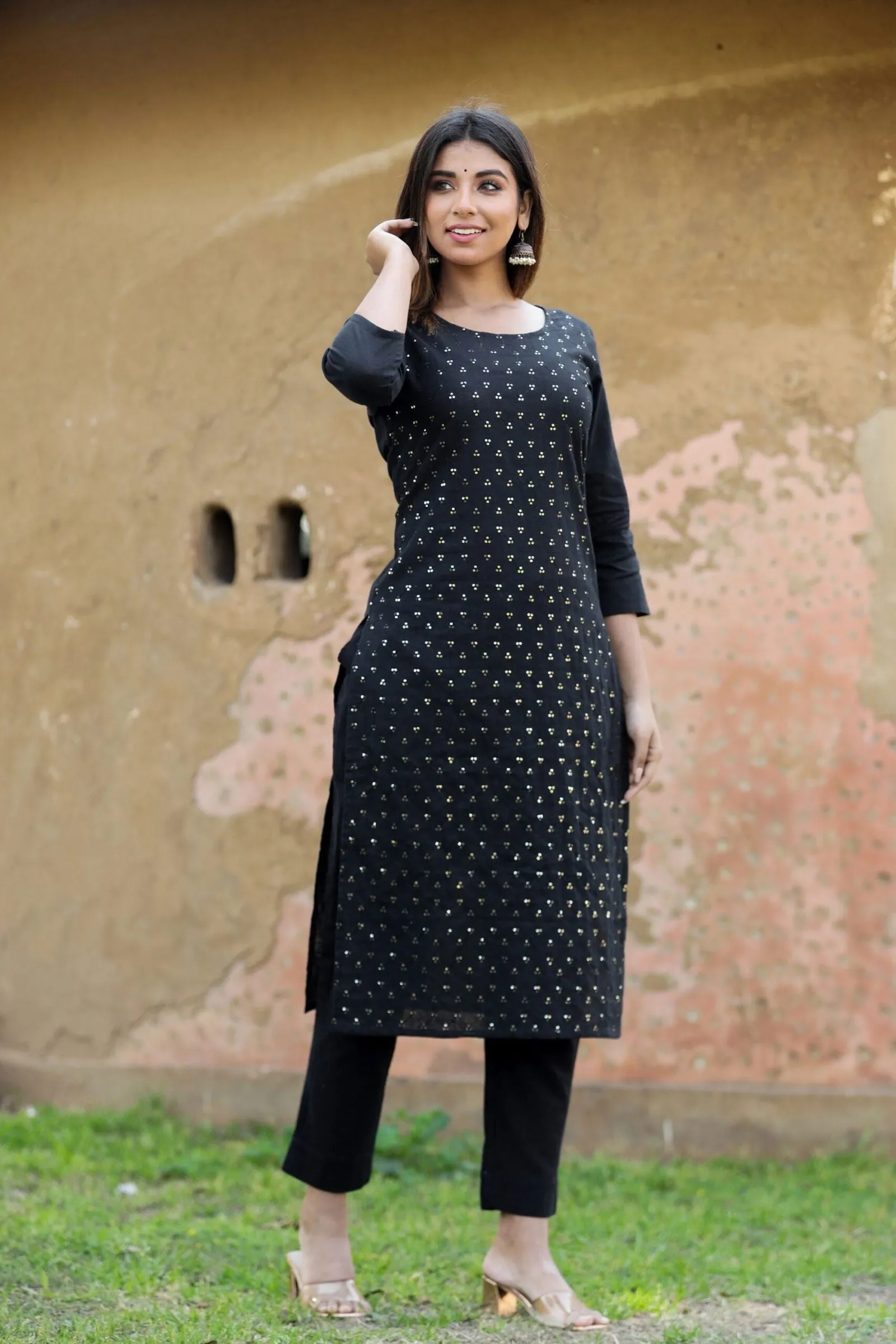 Black Solid Sequins Embellished Kurta Pant Set (set of 2)