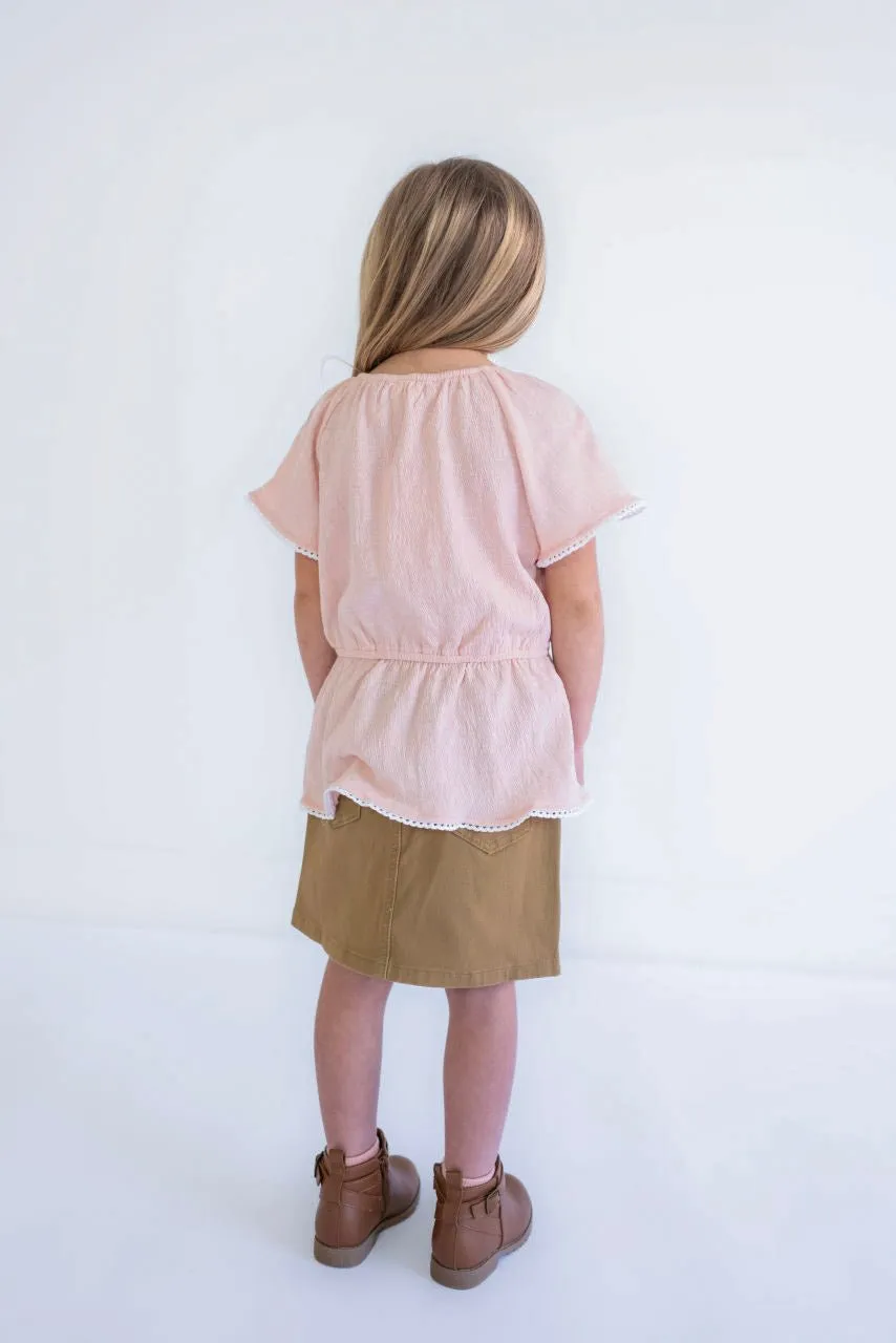 Pearla Girls Lace Peplum Top in Blush